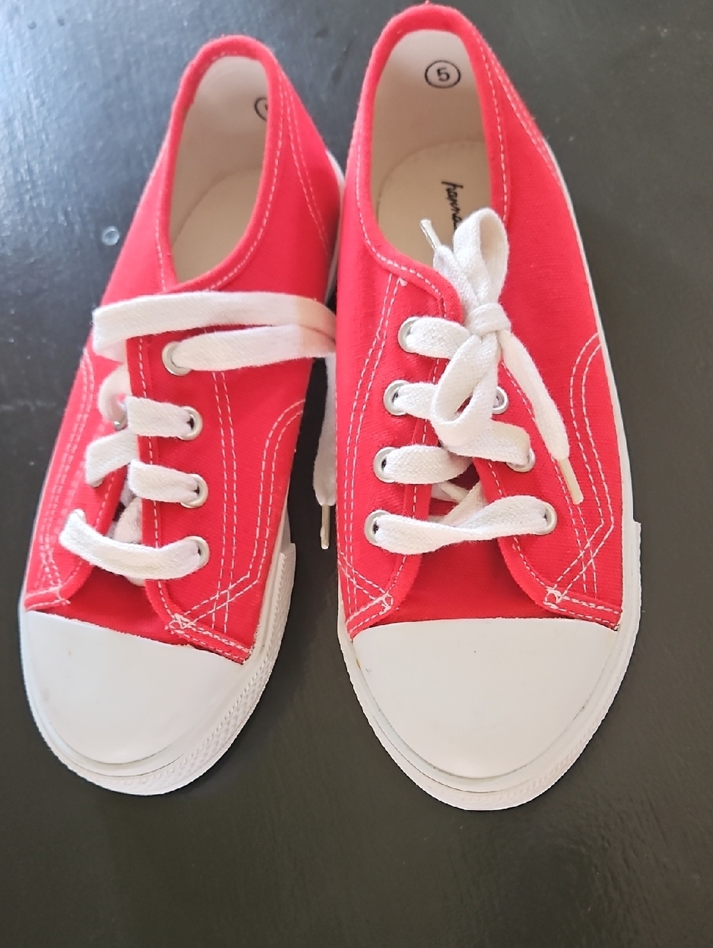 Hanna Andetsdon Canvas Red Sneakets